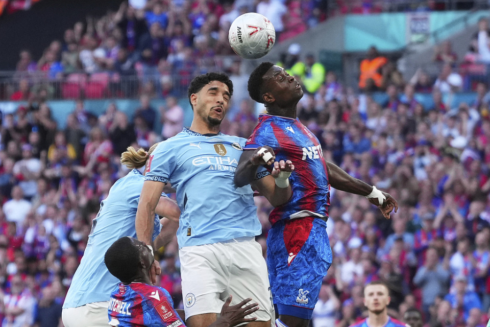 com, 合同情况来, 席尔瓦尽管